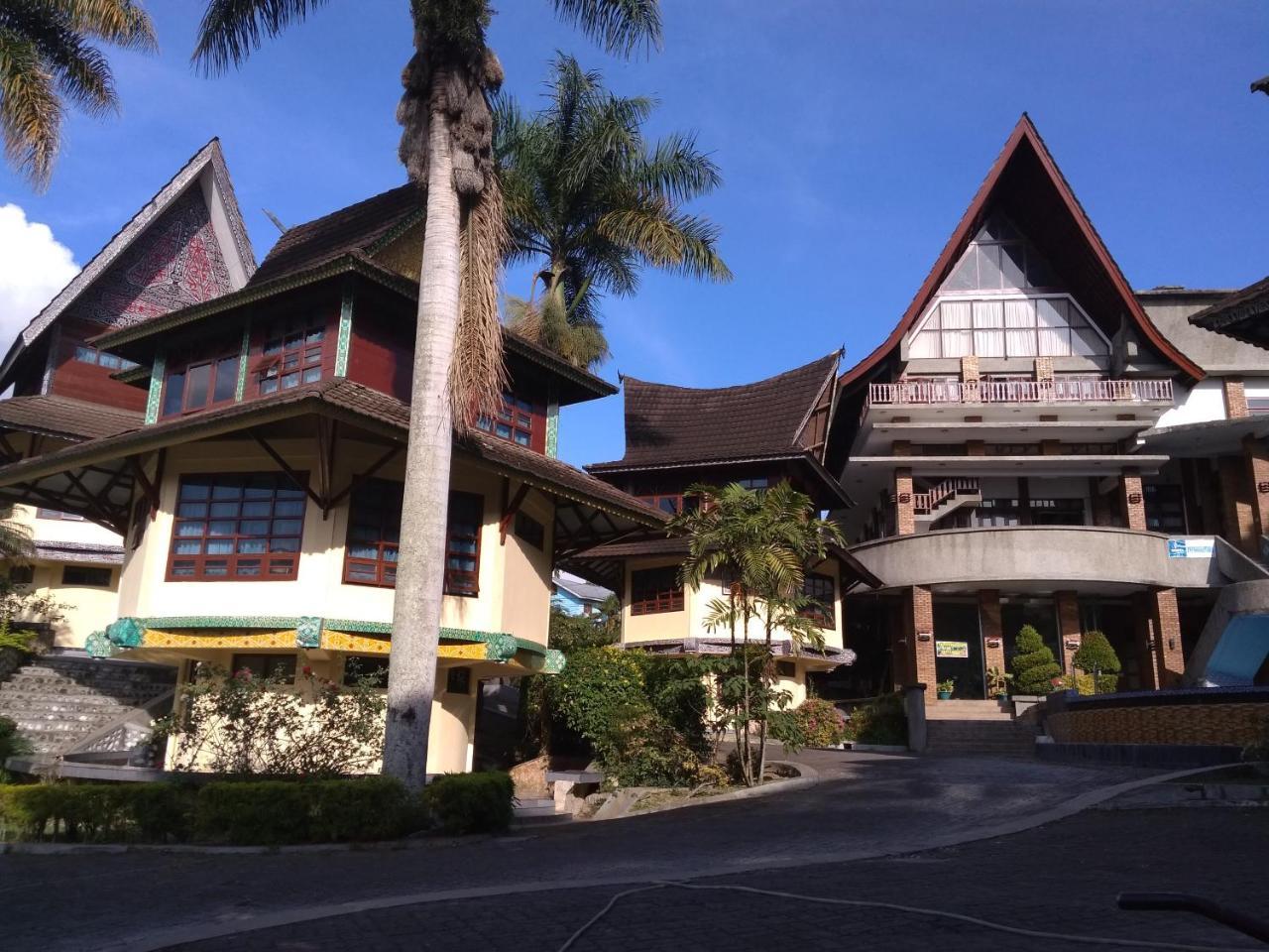 Sapadia Hotel And Cottage Parapat Eksteriør billede